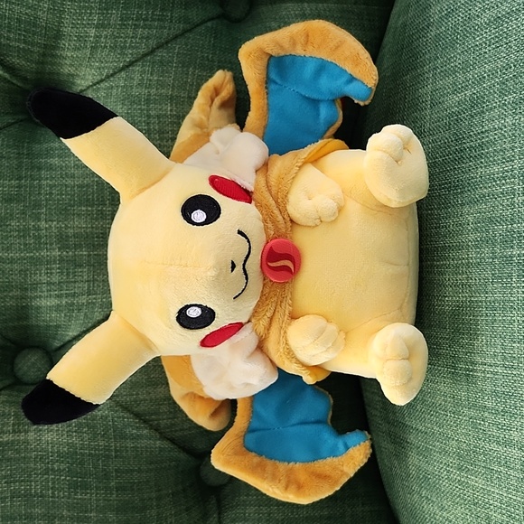 Pokemon Pikachu Dressed as Charizard Plush - Picture 5 of 9
